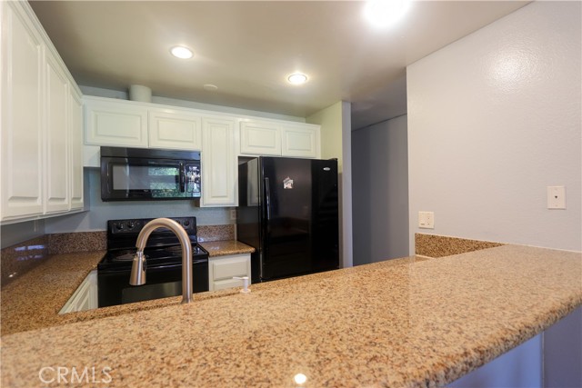 Detail Gallery Image 18 of 38 For 7890 E. Spring St 18d,  Long Beach,  CA 90815 - 2 Beds | 1 Baths