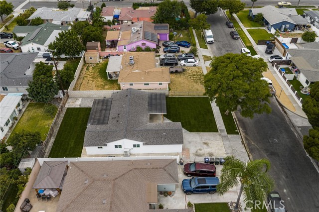 2124 W Flower Avenue, Fullerton CA: https://media.crmls.org/medias/b98398a7-9520-4a5b-a244-82627999f68f.jpg