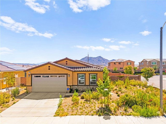 27108 Oncore Drive, Menifee CA: https://media.crmls.org/medias/b983c352-21cc-493c-a697-b0755c434995.jpg