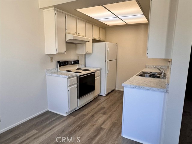 Detail Gallery Image 6 of 13 For 630 Bridgeport #8,  Fullerton,  CA 92833 - 2 Beds | 1 Baths