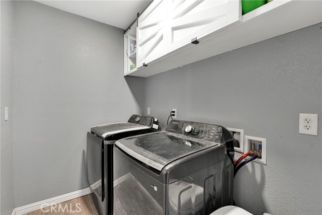 18064 Cajon Street, Hesperia CA: https://media.crmls.org/medias/b9841fca-1bd4-454e-b2ea-db0dc8c7d726.jpg