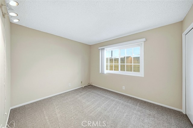 Detail Gallery Image 12 of 21 For 16362 Whittier Ln, Huntington Beach,  CA 92647 - 3 Beds | 2 Baths