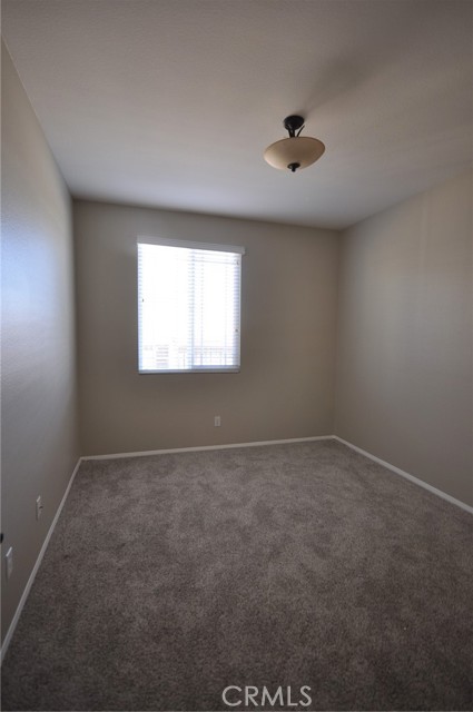 8945 Honeysuckle Avenue, Hesperia CA: https://media.crmls.org/medias/b9845ada-aa62-4500-a3f0-ef1b2c166e1e.jpg