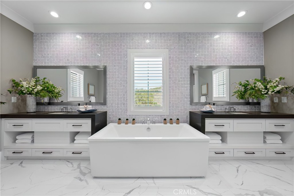 MLS #OC26159234 image #32