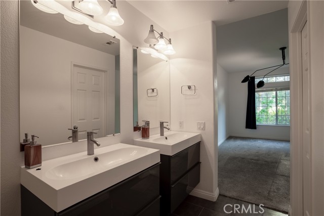 2 Mansera Place, Aliso Viejo CA: https://media.crmls.org/medias/b984d982-feb2-42b7-9c06-8f118212a48d.jpg