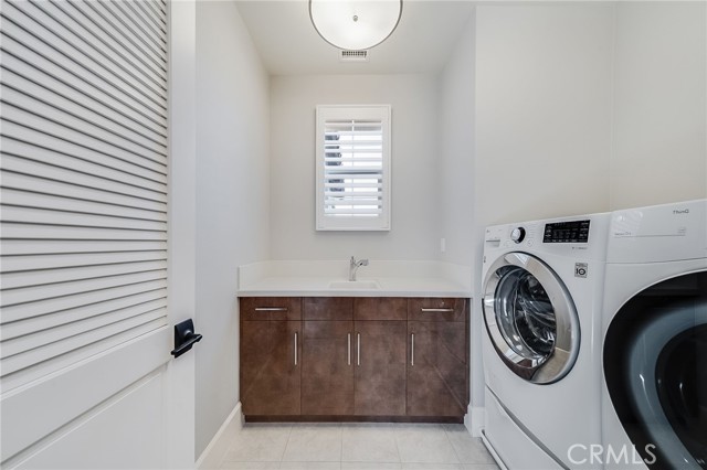 Detail Gallery Image 29 of 45 For 212 Parkwood, Irvine,  CA 92620 - 4 Beds | 4/1 Baths