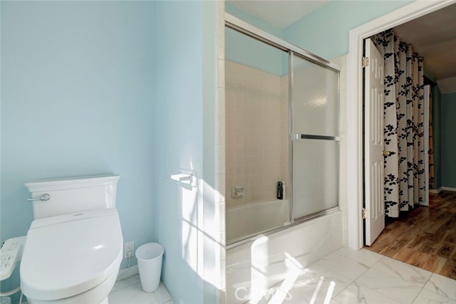 Detail Gallery Image 22 of 55 For 6648 Gaviota Ave, Lake Balboa,  CA 91406 - 4 Beds | 4 Baths