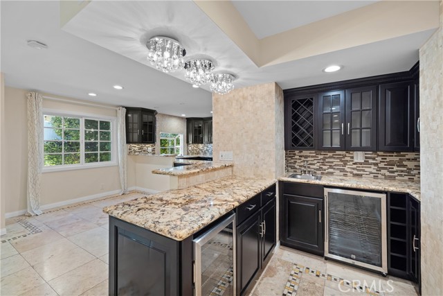 Detail Gallery Image 7 of 35 For 16513 Moorpark St, Encino,  CA 91436 - 5 Beds | 5/1 Baths