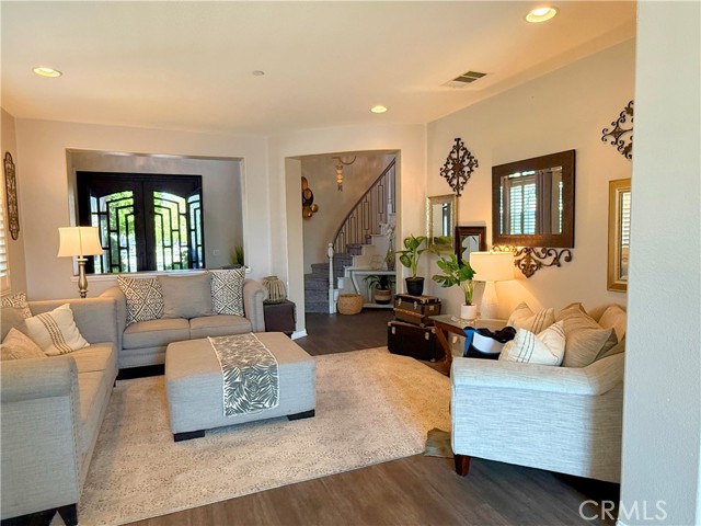 15767 Buck Point Lane, Fontana CA: https://media.crmls.org/medias/b987f1d3-4fff-4a09-a81e-3906dad2eb03.jpg