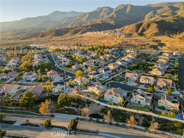 Detail Gallery Image 2 of 26 For 14913 Mavenwood Pl, Fontana,  CA 92336 - 5 Beds | 4/1 Baths