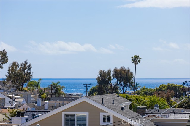 Detail Gallery Image 2 of 20 For 716 .5 Orchid Ave, Corona Del Mar,  CA 92625 - 2 Beds | 2/1 Baths