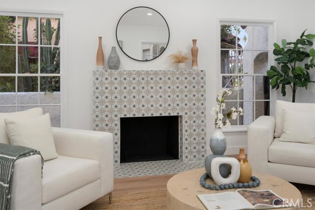 Detail Gallery Image 9 of 35 For 3905 Roxton Ave, Los Angeles,  CA 90008 - 3 Beds | 2 Baths