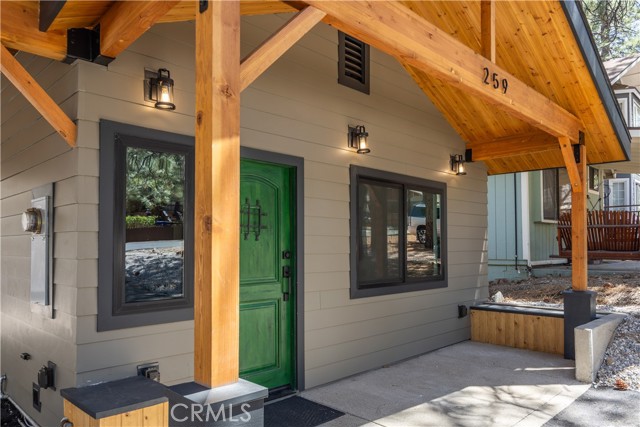 259 Victoria Lane, Sugarloaf CA: https://media.crmls.org/medias/b98a40bb-25b7-47d8-8d71-8ea853b576fb.jpg