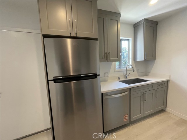 Detail Gallery Image 9 of 15 For 1152 E 77th, Los Angeles,  CA 90001 - 1 Beds | 1 Baths