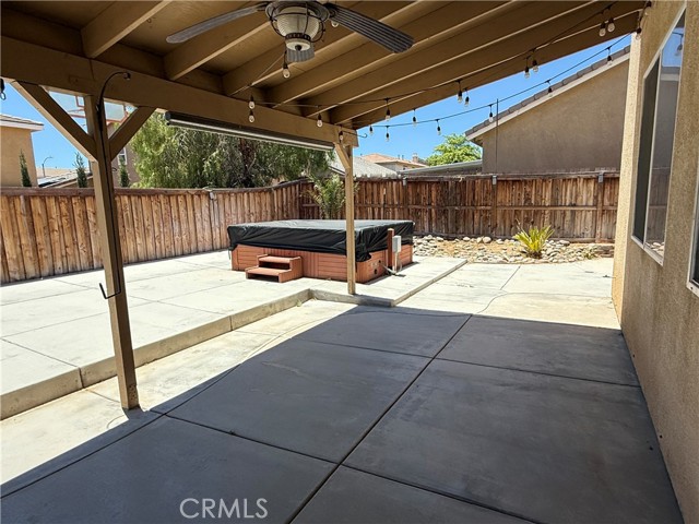 9093 Seal Beach Drive, Hesperia CA: https://media.crmls.org/medias/b98b8eb6-4f10-426c-83a7-99a0ca1bfa1a.jpg