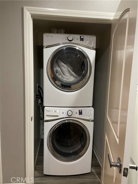 186 Rose Arch, Irvine CA: https://media.crmls.org/medias/b98ca31e-5840-4e57-8cef-5735c27cf371.jpg