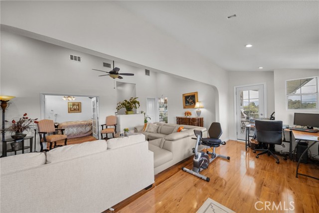 Detail Gallery Image 23 of 51 For 5156 Campo, Woodland Hills,  CA 91364 - 5 Beds | 4 Baths