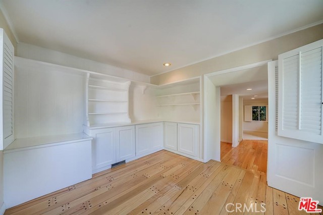 Detail Gallery Image 23 of 38 For 3826 Dixie Canyon, Sherman Oaks,  CA 91423 - 3 Beds | 3 Baths