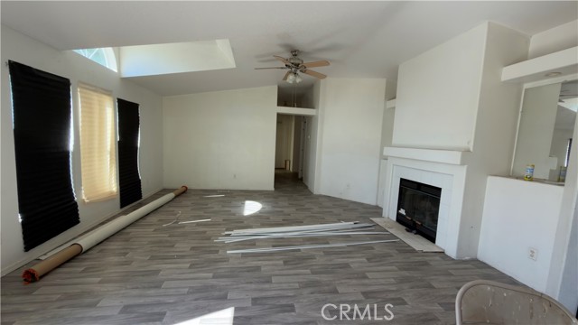 Image 27 of 53 For 18420 Decker