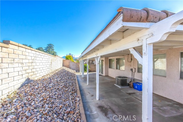 10650 Bel Air Drive, Cherry Valley CA: https://media.crmls.org/medias/b98dc70b-4343-41a5-85b5-38a3042dc401.jpg