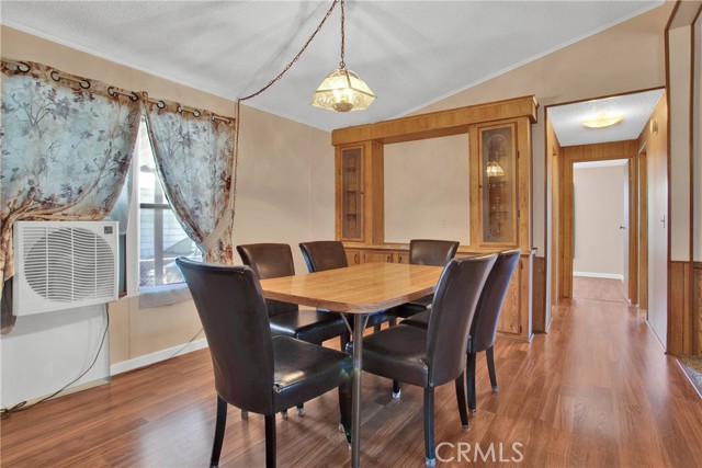 350 S Willow Avenue, Rialto CA: https://media.crmls.org/medias/b98de0c0-26bf-42d2-8d3d-b19da6ebdfb9.jpg