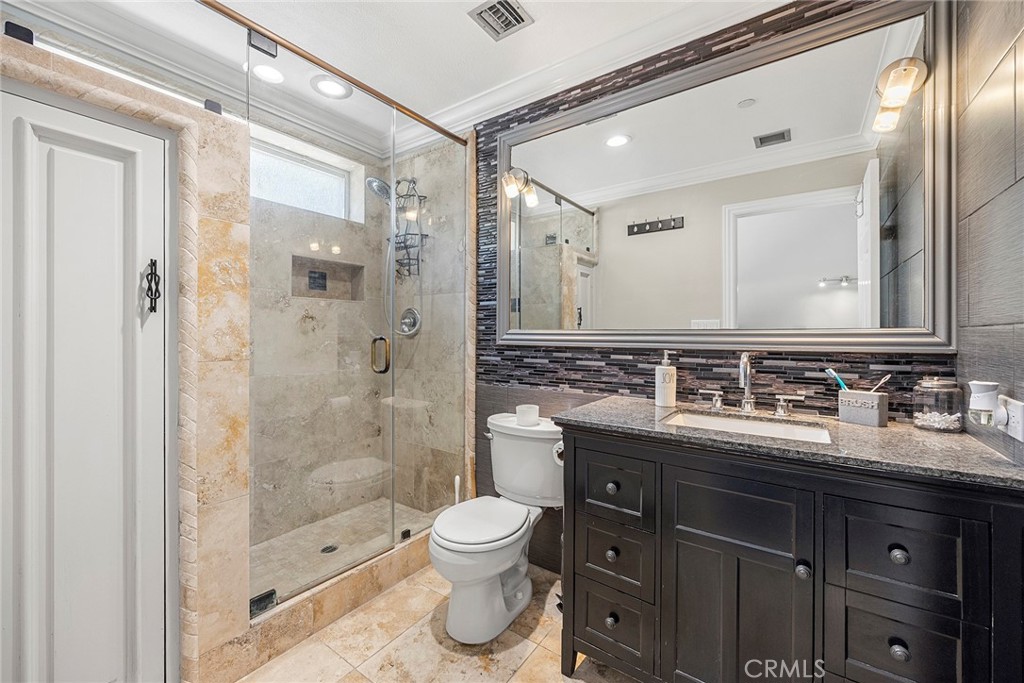 En-suite bathroom
