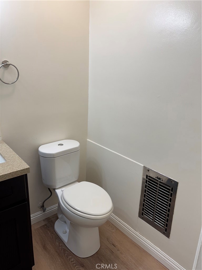 https://media.crmls.org/medias/b98f43e6-0d82-4884-be74-bc0d99441342.jpg?preset=X-Large