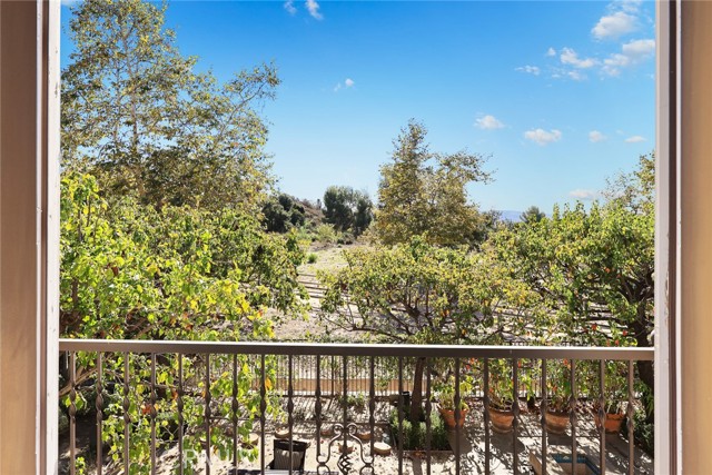 Detail Gallery Image 28 of 42 For 19668 Three Oaks Ln,, Walnut,  CA 91789 - 4 Beds | 4/1 Baths