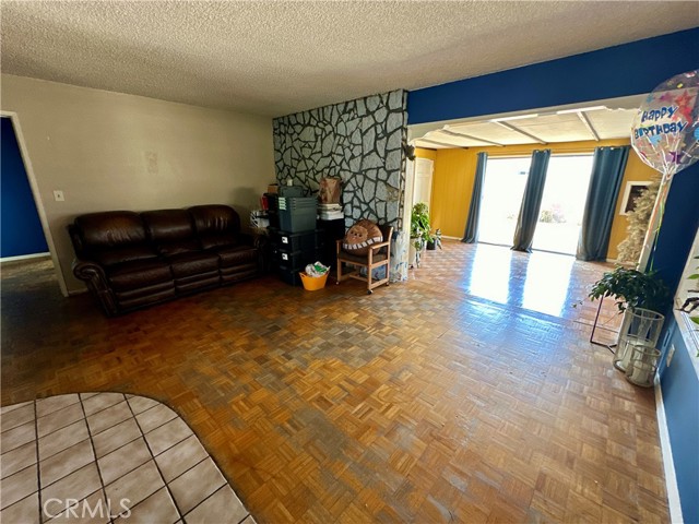 7490 Santa Elena Drive, Buena Park CA: https://media.crmls.org/medias/b98fce86-b045-4360-9d79-31836cb75412.jpg