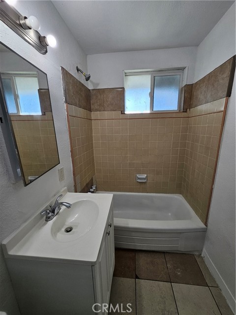 188 E 11th Street, San Bernardino CA: https://media.crmls.org/medias/b98ff3c0-5d80-417e-a133-8cc3a8291172.jpg
