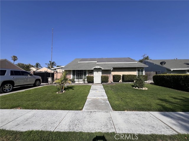 Detail Gallery Image 3 of 48 For 591 N Smoke Tree, Rialto,  CA 92376 - 3 Beds | 2 Baths
