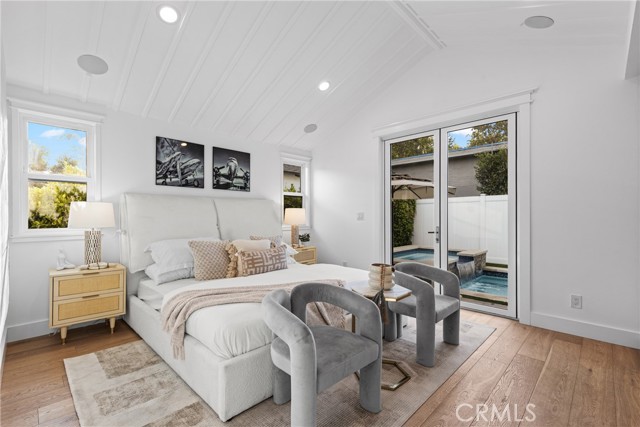 Detail Gallery Image 17 of 32 For 12947 La Maida St, Sherman Oaks,  CA 91423 - 4 Beds | 3 Baths