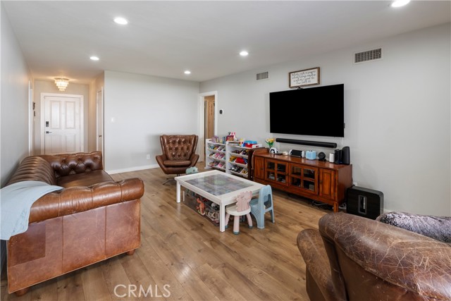 Detail Gallery Image 10 of 31 For 2920 Cheyenne, Riverside,  CA 92506 - 4 Beds | 3 Baths