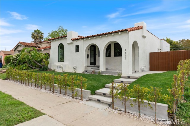 Detail Gallery Image 2 of 33 For 1676 S Crescent Heights Bld, Los Angeles,  CA 90035 - 3 Beds | 2 Baths