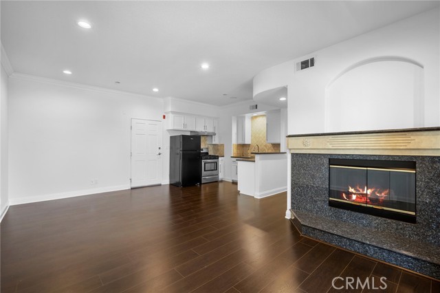 540 E Angeleno Avenue, Burbank CA: https://media.crmls.org/medias/b99139a4-8411-4dc3-9ce6-a78f6502962d.jpg