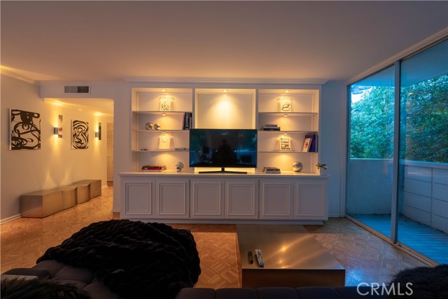 Detail Gallery Image 7 of 43 For 8787 Shoreham Dr #201,  West Hollywood,  CA 90069 - 1 Beds | 1 Baths