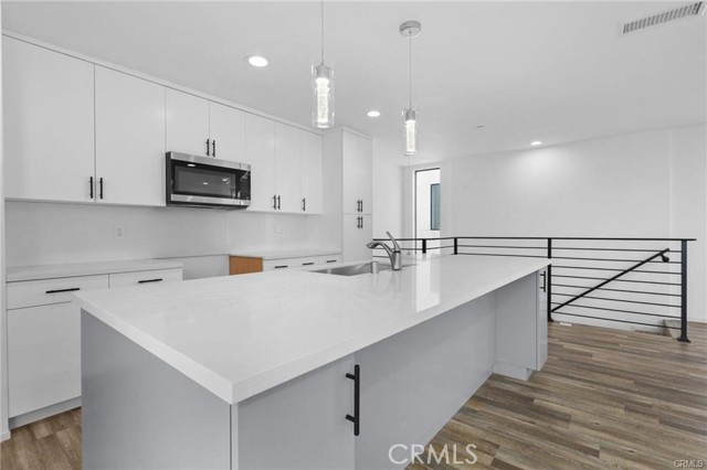 Detail Gallery Image 16 of 23 For 4136 3/4 Normal Ave #3/4,  Los Angeles,  CA 90029 - 2 Beds | 2 Baths