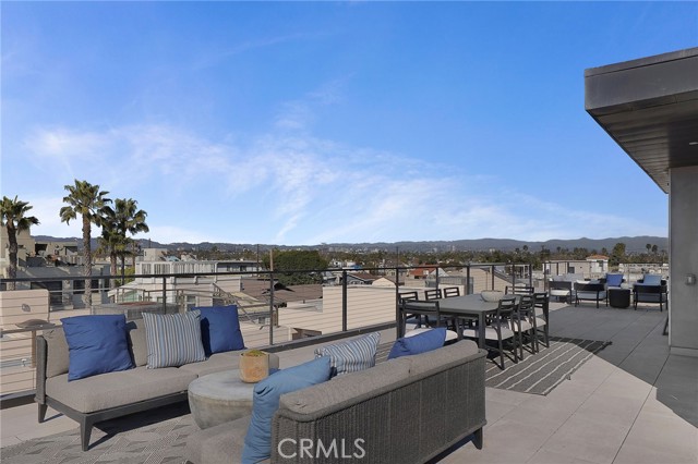 3011 Ocean Front Walk, Venice CA: https://media.crmls.org/medias/b992b901-bb96-4f7d-99bd-b79e47a13677.jpg