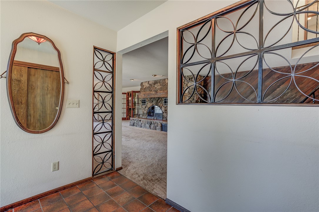 Detail Gallery Image 15 of 73 For 9809 N. Old Stage Road, Weed,  CA 96094 - 4 Beds | 3/1 Baths