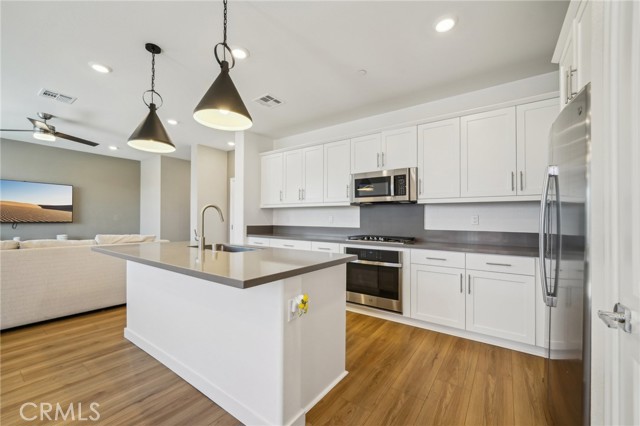 Detail Gallery Image 13 of 64 For 16233 Lozano St #2,  Fontana,  CA 92336 - 3 Beds | 2/1 Baths