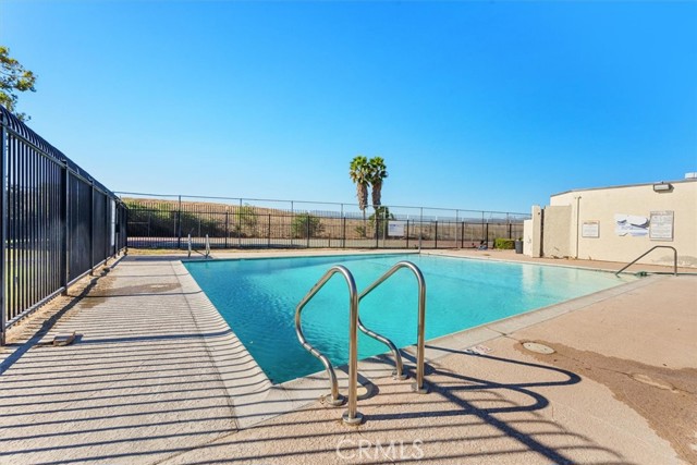 Detail Gallery Image 37 of 40 For 1077 Santo Antonio Dr #42,  Colton,  CA 92324 - 2 Beds | 1/1 Baths