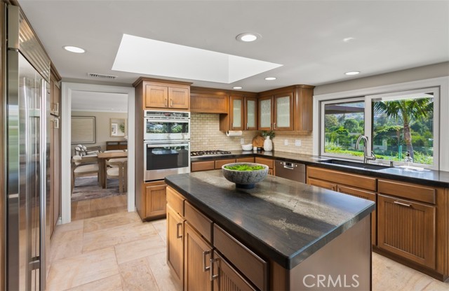 Image 13 of 44 For 30791 Greens East Drive