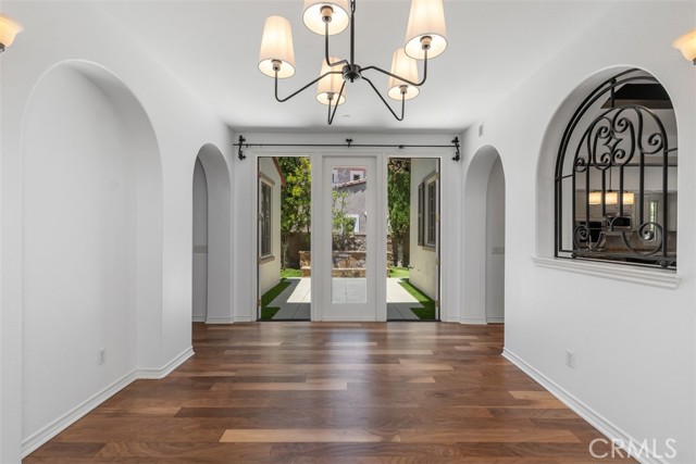 34 Tall Hedge, Irvine CA: https://media.crmls.org/medias/b9954f49-7f04-4107-b624-0004ebef0b8a.jpg