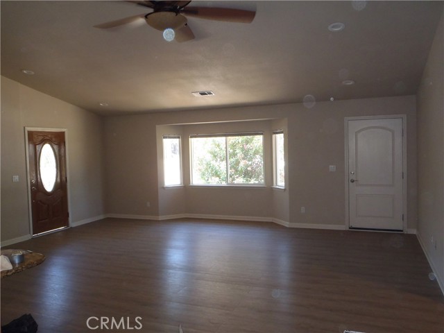 Detail Gallery Image 3 of 9 For 190 Schindler St, Clearlake Oaks,  CA 95423 - 3 Beds | 2 Baths