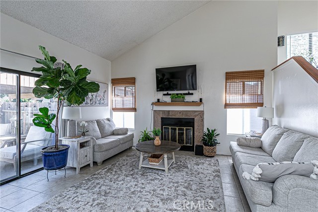 Detail Gallery Image 6 of 36 For 200 Village Circle, Lompoc,  CA 93436 - 2 Beds | 1/1 Baths