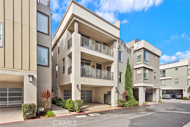 Detail Gallery Image 2 of 41 For 1641 Bridgewater Way, Costa Mesa,  CA 92627 - 4 Beds | 3/1 Baths