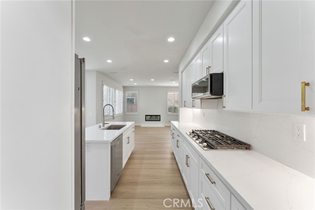 23 Belfort, Newport Coast CA: https://media.crmls.org/medias/b99636f0-fc0d-4600-a2b1-4d286702c206.jpg
