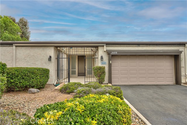 26030 Bonita Vista Ct., Menifee CA: https://media.crmls.org/medias/b9965e2b-f29d-4f6e-811a-2282bf8501ea.jpg