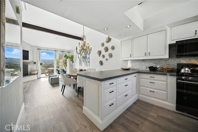 Detail Gallery Image 9 of 37 For 4847 Flying Cloud, Carlsbad,  CA 92008 - 2 Beds | 2 Baths