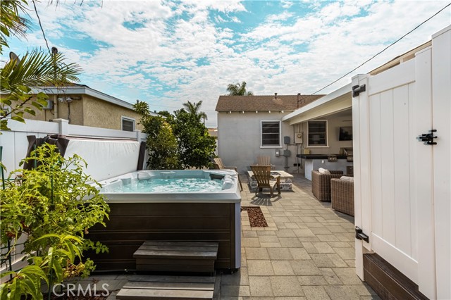 309 15th Street, Seal Beach CA: https://media.crmls.org/medias/b9972cfc-ebac-4f4d-90fc-fa4976da976c.jpg